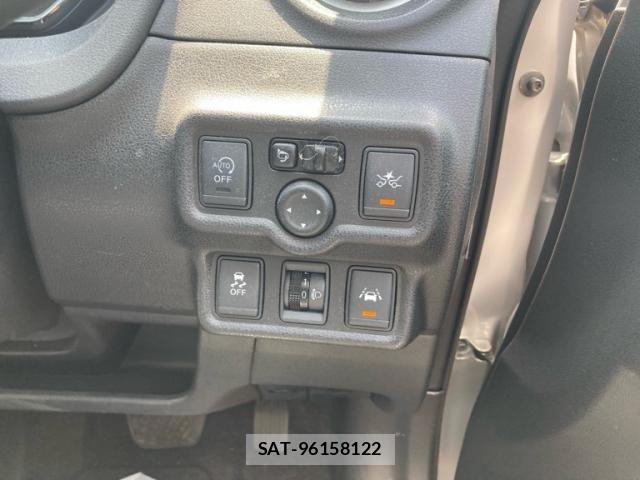 Nissan NOTE 2016-03 8074996-13