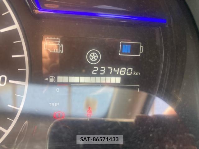 Nissan NOTE 2017-04 8074990-18