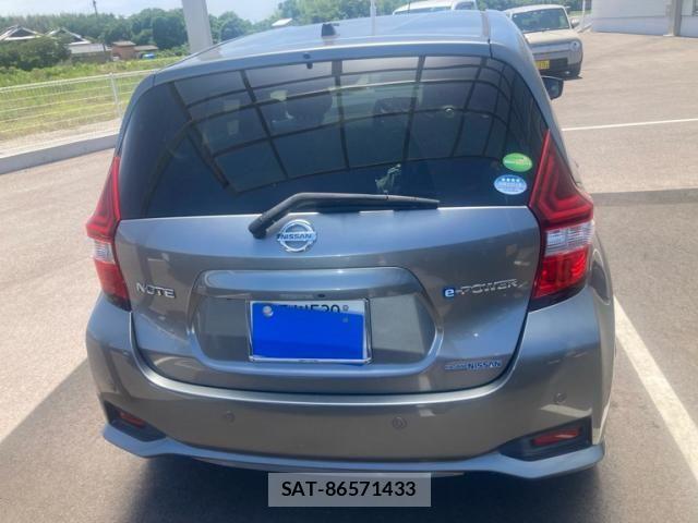 Nissan NOTE 2017-04 8074990-3