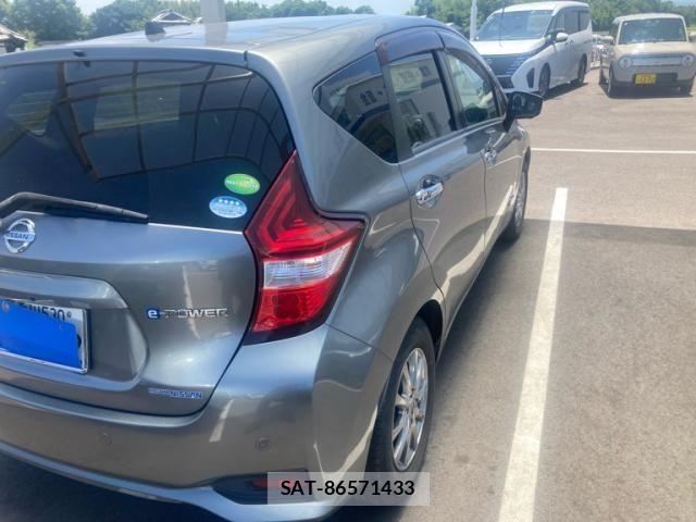 Nissan NOTE 2017-04 8074990-4