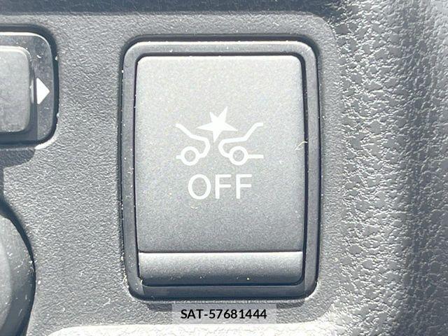 Nissan NOTE 2018-11 8074984-5