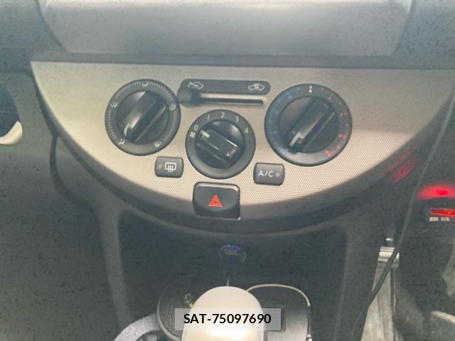 Nissan NOTE 2007-09 8074993-15