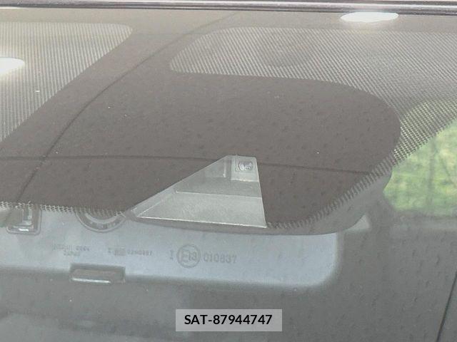 Nissan NOTE 2015-03 8100935-4