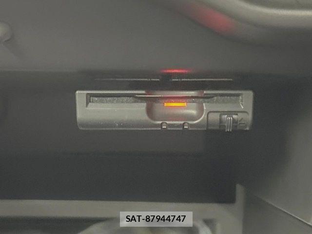 Nissan NOTE 2015-03 8100935-5