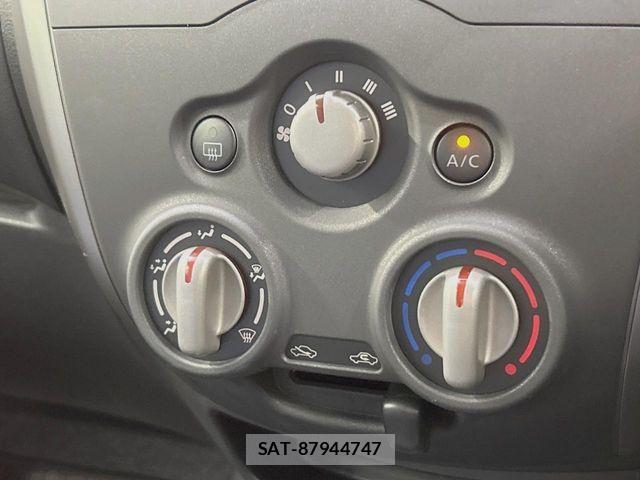 Nissan NOTE 2015-03 8100935-6