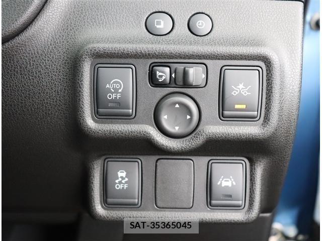 Nissan NOTE 2014-10 8100943-10