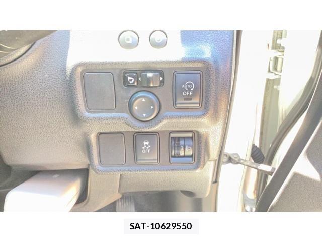 Nissan NOTE 2013-09 8100959-10