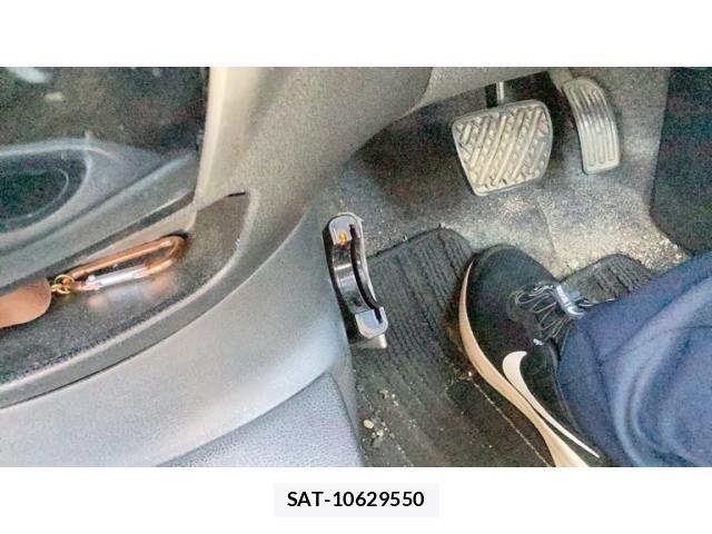 Nissan NOTE 2013-09 8100959-12