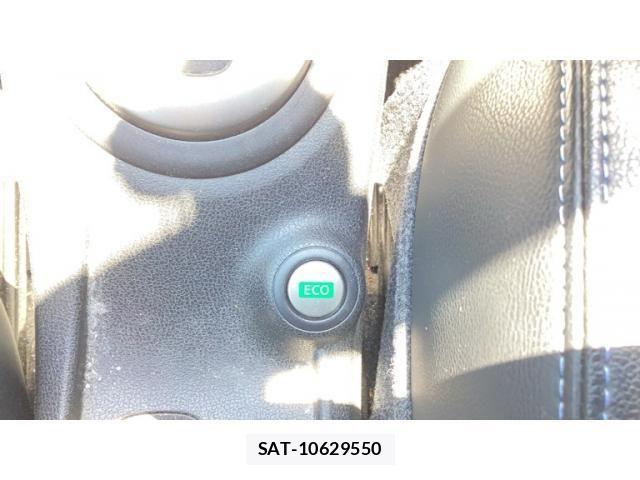 Nissan NOTE 2013-09 8100959-17