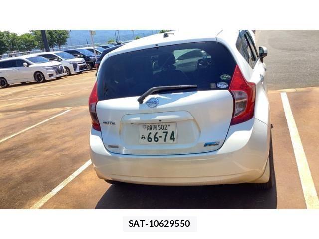 Nissan NOTE 2013-09 8100959-2