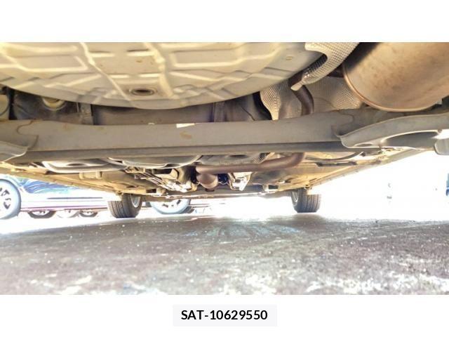 Nissan NOTE 2013-09 8100959-4