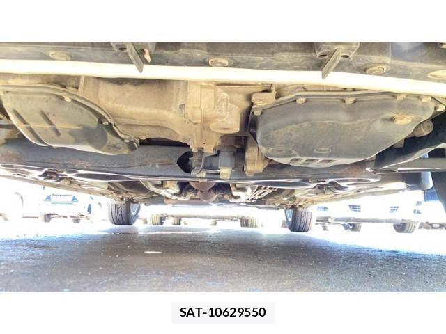 Nissan NOTE 2013-09 8100959-8