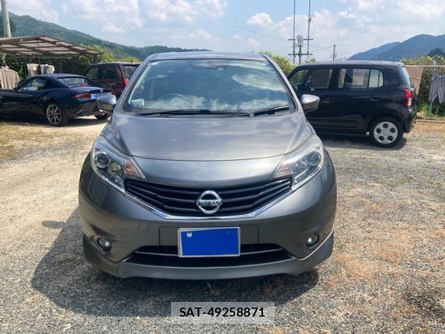 Nissan NOTE 2015-03 8100957-0