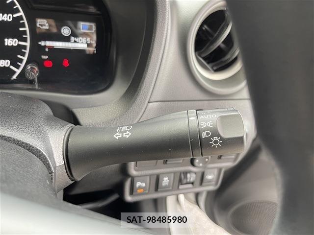 Nissan NOTE 2020-04 8100920-11