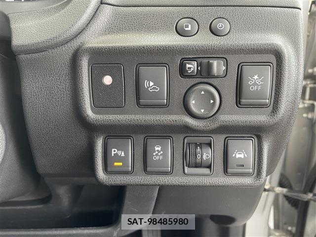 Nissan NOTE 2020-04 8100920-12