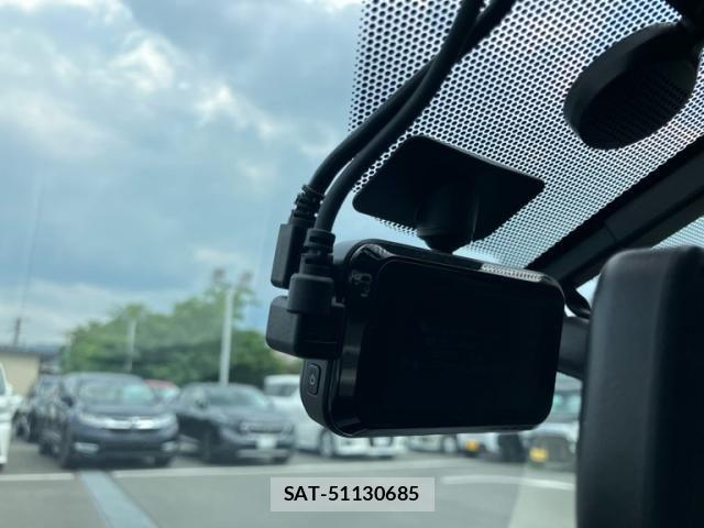 Nissan NOTE 2011-09 8100965-12