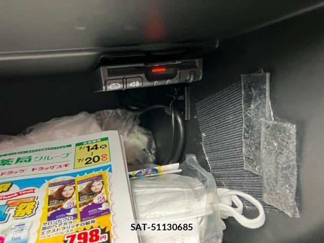 Nissan NOTE 2011-09 8100965-13