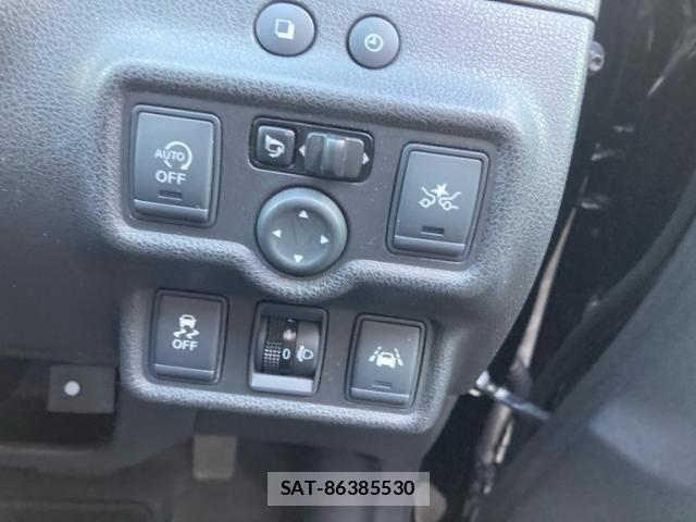 Nissan NOTE 2015-07 8100941-13