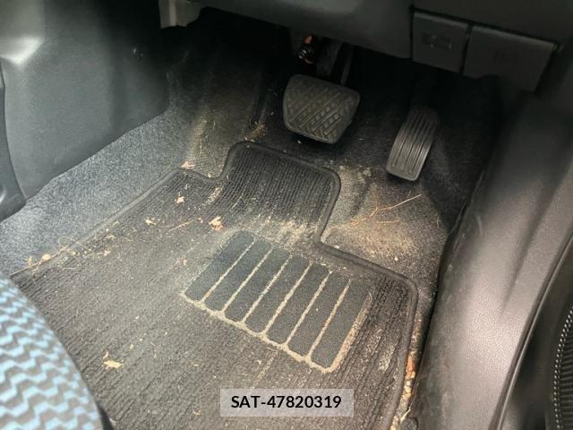 Nissan NOTE 2015-09 8100942-10