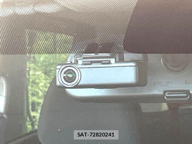 Nissan NOTE 2018-11 8100932-6