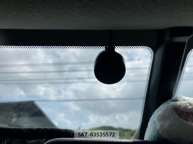 Nissan NOTE 2013-09 8100962-16