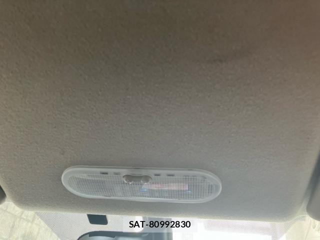 Nissan NOTE 2017-05 8100952-14
