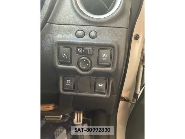 Nissan NOTE 2017-05 8100952-17