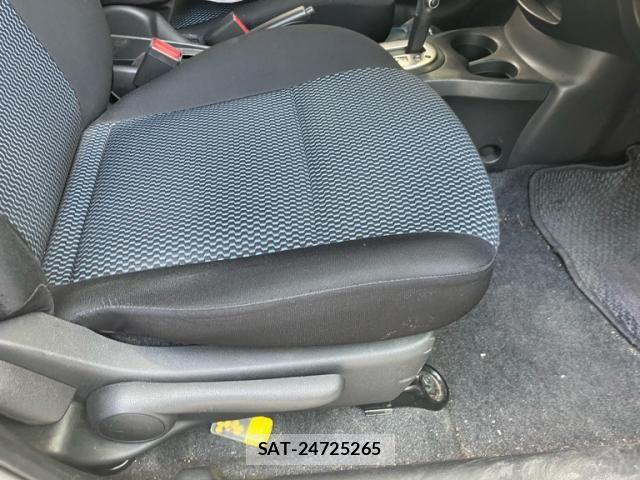 Nissan NOTE 2015-11 8100960-11