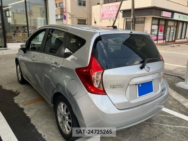 Nissan NOTE 2015-11 8100960-3