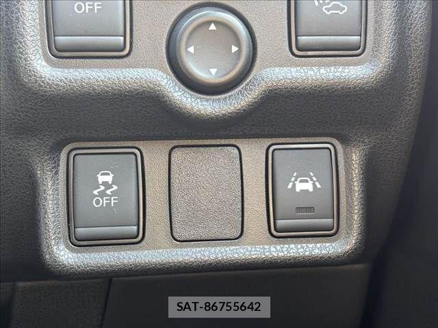 Nissan NOTE 2017-06 8100930-4