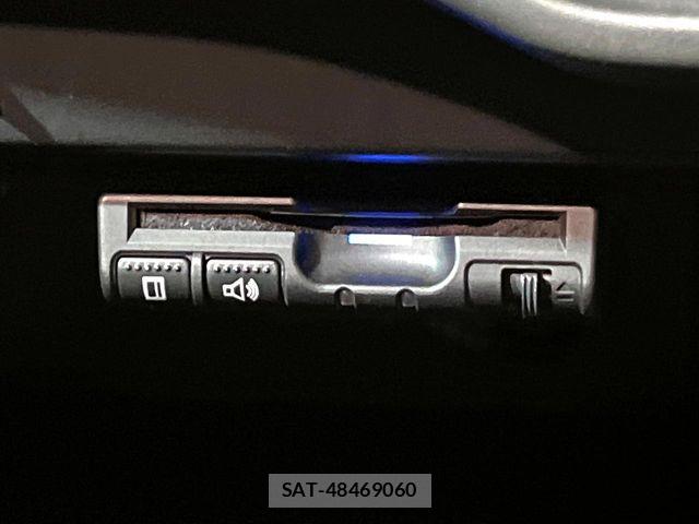 Nissan NOTE 2018-08 8100918-5