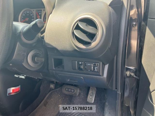 Nissan NOTE 2006-03 8100958-9