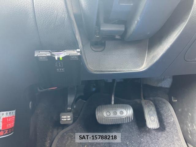 Nissan NOTE 2006-03 8100958-19