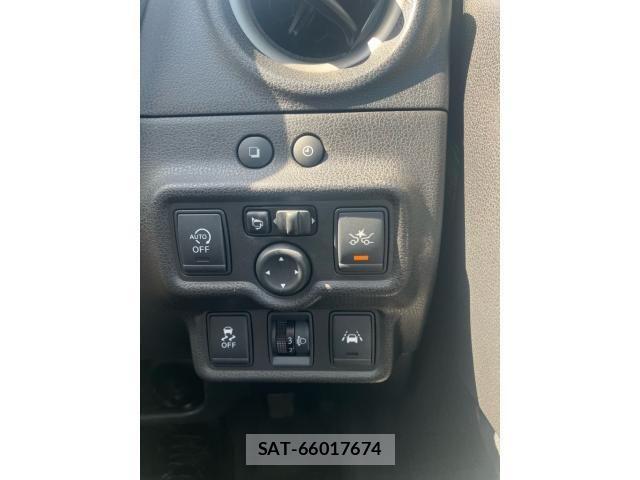 Nissan NOTE 2014-07 8100963-16