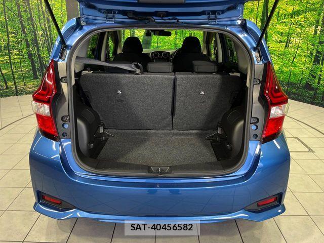 Nissan NOTE 2018-01 8100933-9