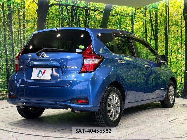 Nissan NOTE 2018-01 8100933-16
