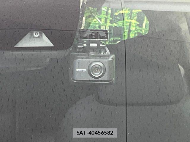 Nissan NOTE 2018-01 8100933-5
