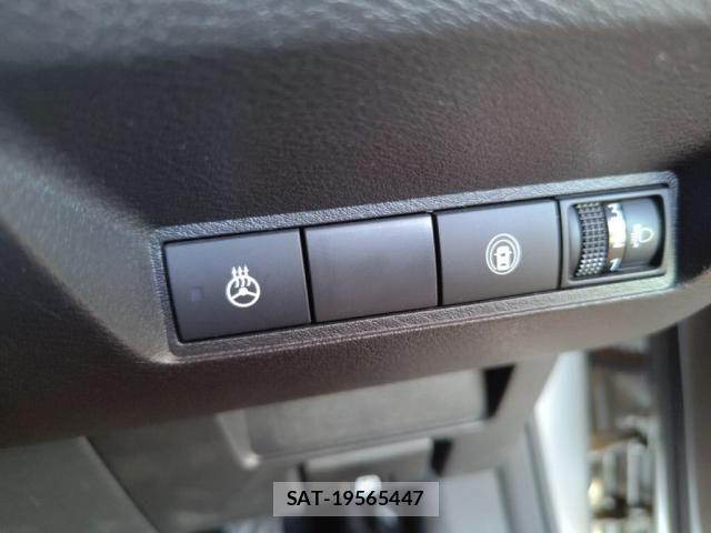 Nissan NOTE 2022-02 8100913-15
