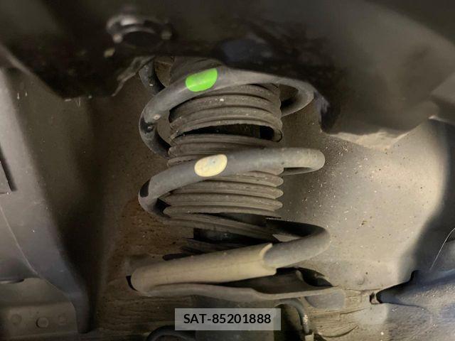 Nissan NOTE 2013-06 8131705-19