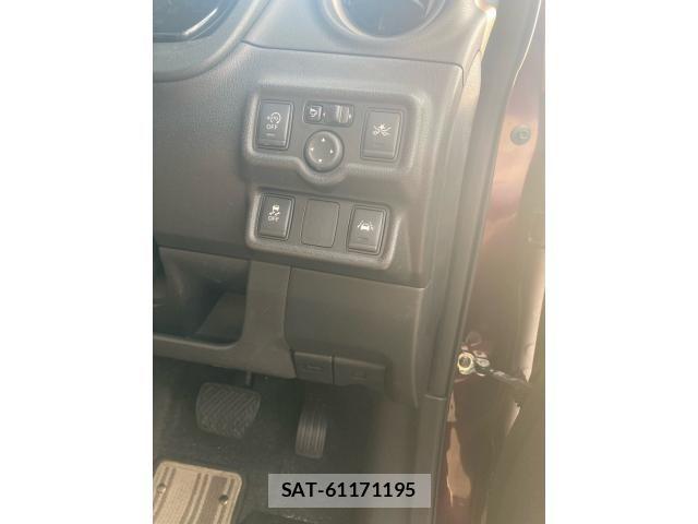 Nissan NOTE 2016-02 8131711-9