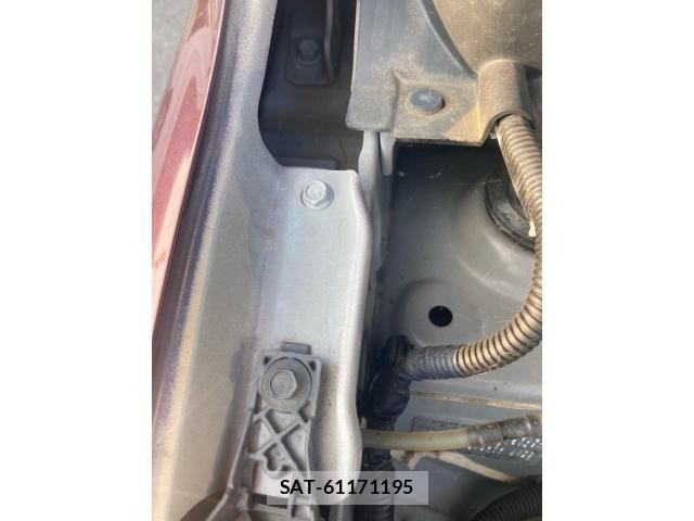 Nissan NOTE 2016-02 8131711-26