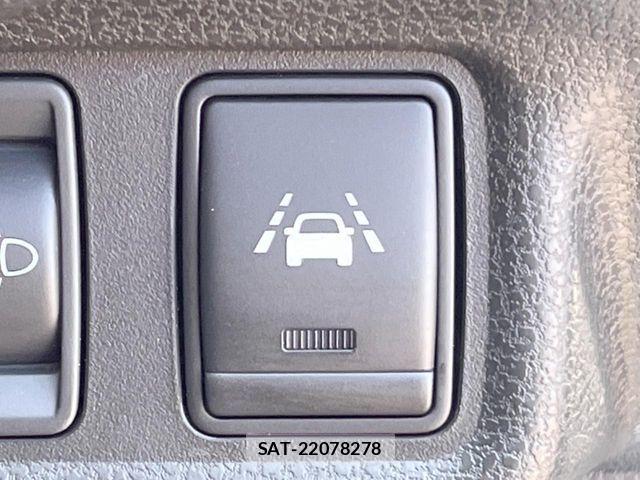 Nissan NOTE 2014-12 8131704-5