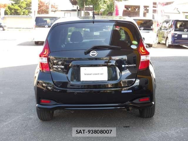Nissan NOTE 2017-11 8131699-4