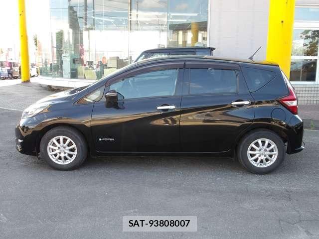 Nissan NOTE 2017-11 8131699-6