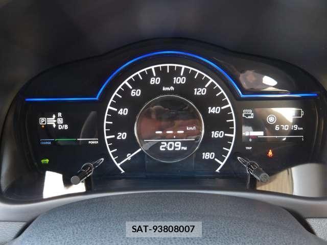 Nissan NOTE 2017-11 8131699-8