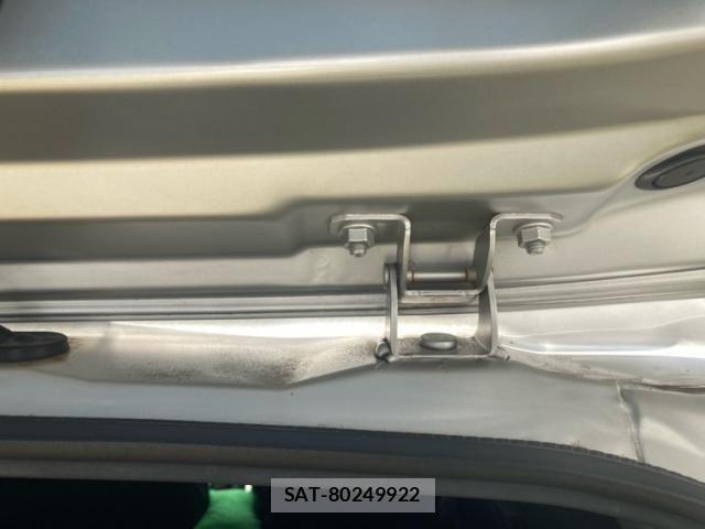 Nissan NOTE 2015-12 8131706-9