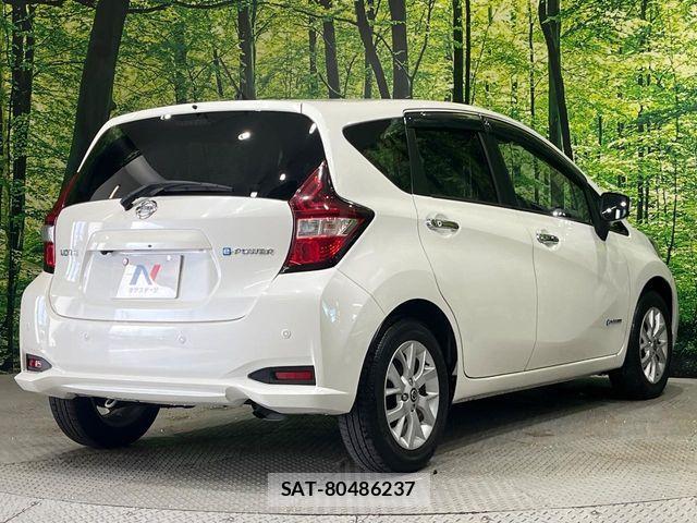 Nissan NOTE 2018-11 8131701-17