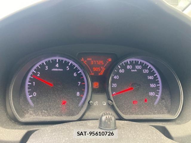 Nissan NOTE 2012-09 8131713-15