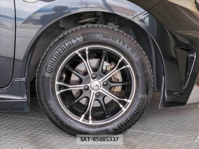 Nissan NOTE 2013-08 8131712-12