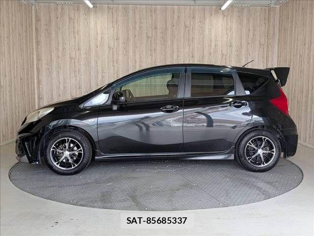 Nissan NOTE 2013-08 8131712-19